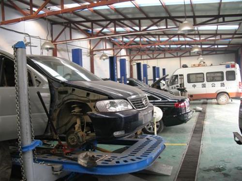 唐山精工汽修美容裝具學(xué)校當(dāng)前正在火熱招生中！歡迎大家踴躍報(bào)名！