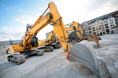 濟(jì)南挖掘機(jī)學(xué)校挖掘機(jī)專業(yè)誰(shuí)都能學(xué)嗎？