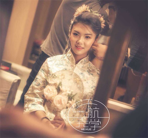  唐山學(xué)新娘跟妝去哪里靠譜？