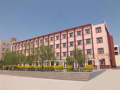  張家口工程技術(shù)學(xué)校升學(xué)與就業(yè)方便嗎？