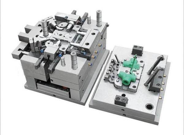 青島市電子信息技術學校高級技工專業(yè)都有什么？