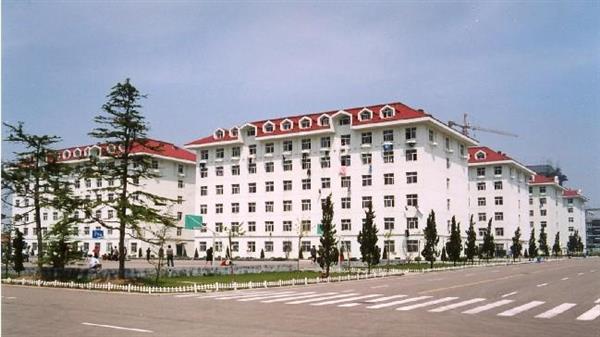 青島飛洋職業(yè)技術(shù)學(xué)院哪里好？