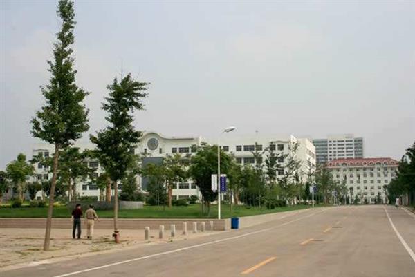 青島飛洋職業(yè)技術(shù)學(xué)院有哪些辦學(xué)特色？有什么學(xué)生福利？