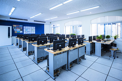 邢臺現(xiàn)代職業(yè)學(xué)校有哪些計(jì)算機(jī)專業(yè)？