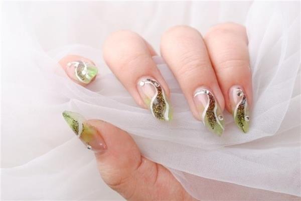 雅麗國際發(fā)型美容美甲學(xué)校帶你認(rèn)識美甲工具啦！