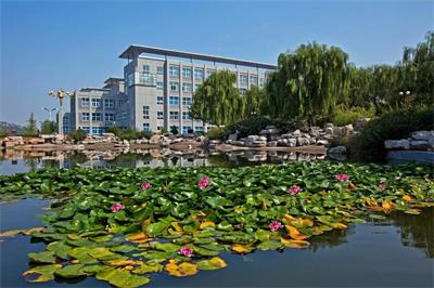 哪個學(xué)校機電一體化專業(yè)招收初中生？   